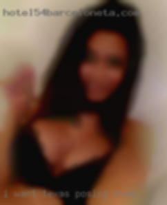 I want to Texas posing nude be kissed, passionately.